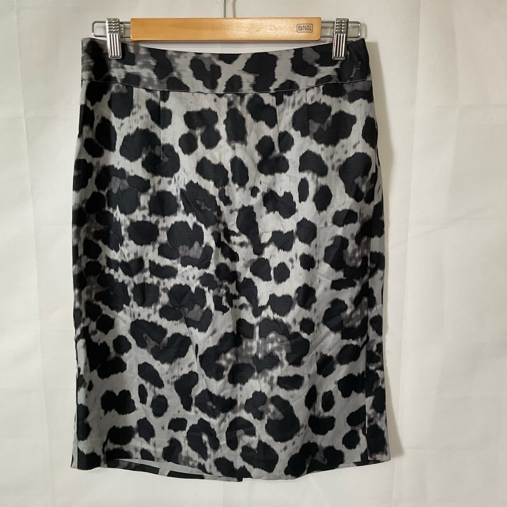 Banana Republic Black and Gray Leopard Print knee length pencil skirt Size 6 NWT